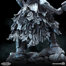 Load image into Gallery viewer, Kinbond Giant | Warclans of Thule | Bestiarum | Miniatures D&amp;D Wargaming DnD
