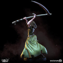 Load image into Gallery viewer, Crazed Scyther | Dark Forest | Bestiarum | Miniatures D&amp;D Wargaming DnD