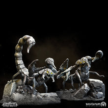 Load image into Gallery viewer, Keliterian Workers | The Wilds | Bestiarum | Miniatures D&amp;D Wargaming DnD