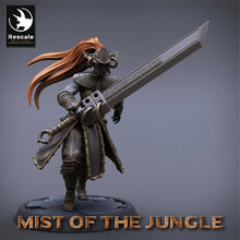 Load image into Gallery viewer, Amazon Heavy Soldier With Great Sword - Attack - Mist of the Jungle - Rescale Miniatures - Wargaming D&amp;D DnD