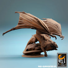 Load image into Gallery viewer, Manticore - Crouch - Highest Peak and Lowest Cavern - Rescale Miniatures - Wargaming D&amp;D DnD