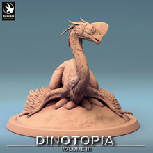 Load image into Gallery viewer, Oviraptor - Brood - Dinotopia - Rescale Miniatures - Wargaming D&amp;D DnD