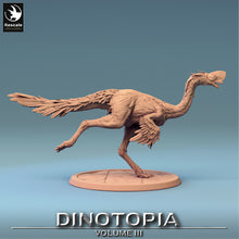 Load image into Gallery viewer, Oviraptor - Sprint Wild - Dinotopia - Rescale Miniatures - Wargaming D&amp;D DnD