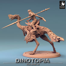 Load image into Gallery viewer, Oviraptor - Stance Lance Down - Dinotopia - Rescale Miniatures - Wargaming D&amp;D DnD