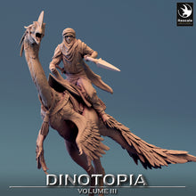 Load image into Gallery viewer, Oviraptor - Stance Lance Down - Dinotopia - Rescale Miniatures - Wargaming D&amp;D DnD