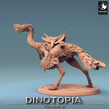 Load image into Gallery viewer, Oviraptor - Stance Saddled No Rider - Dinotopia - Rescale Miniatures - Wargaming D&amp;D DnD