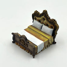 Load image into Gallery viewer, Bedroom Furniture - Trifolium Estate - Antigone Miniatures - Wargaming D&amp;D DnD, 28mm, 32mm, 40mm, 54mm, 75mm, 100mm, 125mm