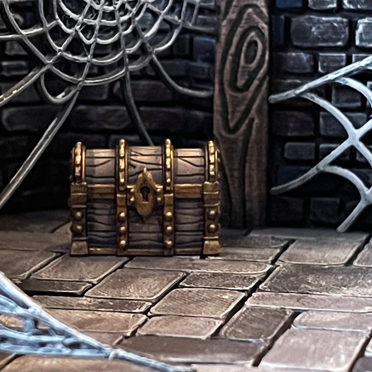 Chest - Trifolium Estate - Antigone Miniatures - Wargaming D&D DnD, 28mm, 32mm, 40mm, 54mm, 75mm, 100mm, 125mm