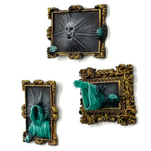 Load image into Gallery viewer, Haunted Frames - Trifolium Estate - Antigone Miniatures - Wargaming D&amp;D DnD, 28mm, 32mm, 40mm, 54mm, 75mm, 100mm