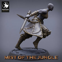 Load image into Gallery viewer, Amazon Heavy Soldier With Dagger - Run - Mist of the Jungle - Rescale Miniatures - Wargaming D&amp;D DnD