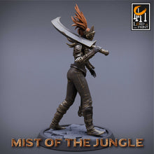 Load image into Gallery viewer, Amazon Light Soldier With Sword - Walk - Mist of the Jungle - Lord of the Print - Wargaming D&amp;D DnD