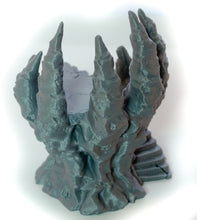Load image into Gallery viewer, Stairway Pedestal - Skyless Realms 28mm 32mm Wargaming Terrain D&amp;D, DnD