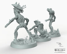 Load image into Gallery viewer, Myconid Watchers - Mushroom People Mini Monster Mayhem Wargaming Miniatures Games D&amp;D DnD