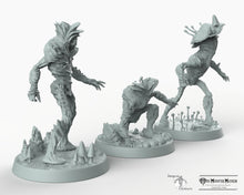 Load image into Gallery viewer, Myconid Watchers - Mushroom People Mini Monster Mayhem Wargaming Miniatures Games D&amp;D DnD