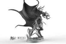 Load image into Gallery viewer, Mind Flayer Dragon - Psyche Flaying Mini Monster Mayhem Wargaming Miniatures Games D&amp;D DnD Mindflayer Brainstealer