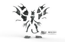 Load image into Gallery viewer, Mind Flayer Dragon - Psyche Flaying Mini Monster Mayhem Wargaming Miniatures Games D&amp;D DnD Mindflayer Brainstealer