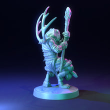 Load image into Gallery viewer, Sabretooth Tiger with Staff - The Scorching North - Dragon Trapper&#39;s Lodge Wargaming D&amp;D DnD